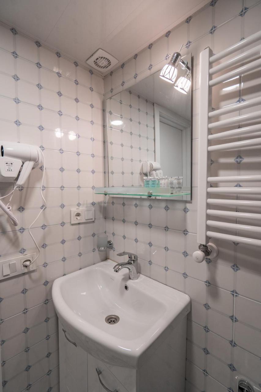 Mini Hotel On Aghmashenebeli Ave Τυφλίδα Εξωτερικό φωτογραφία