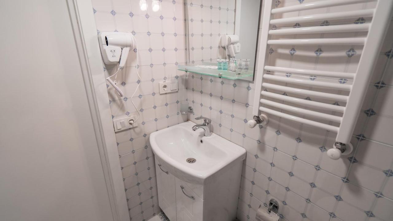 Mini Hotel On Aghmashenebeli Ave Τυφλίδα Εξωτερικό φωτογραφία